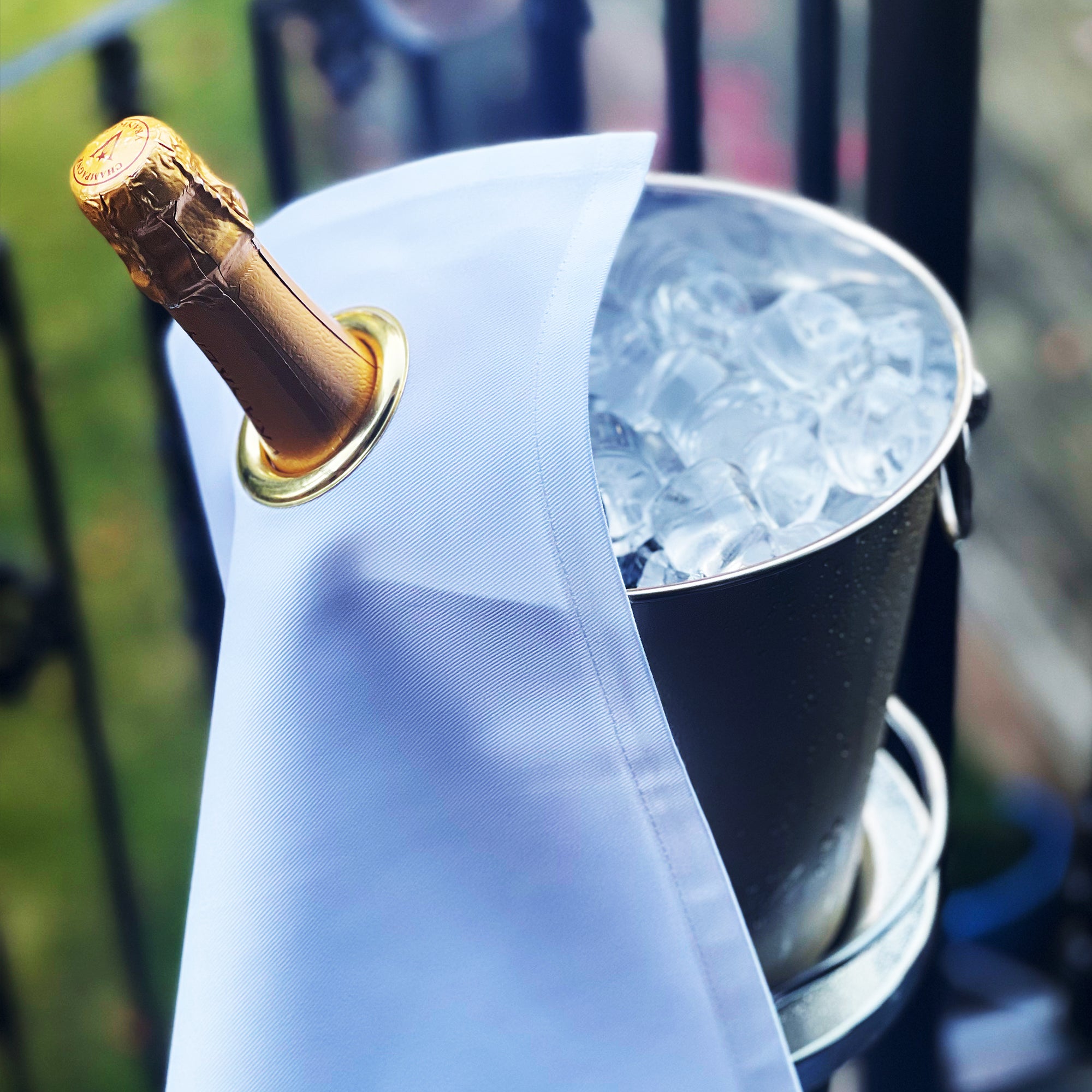 Classic BottleCloth · White with Gold Metal Ring, Cotton, 42 cm, Corner Hole