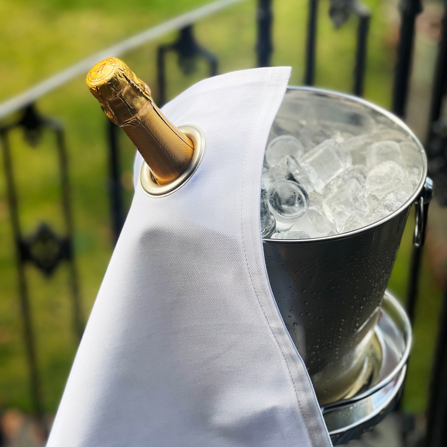 Classic BottleCloth - White with Silver Metal Ring, Cotton, 42 cm, Corner Hole